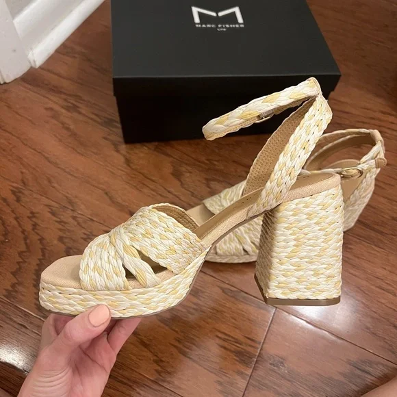 Marc Fisher - Janie Woven Platform Sandals - Size 8 - Picture 7 of 7